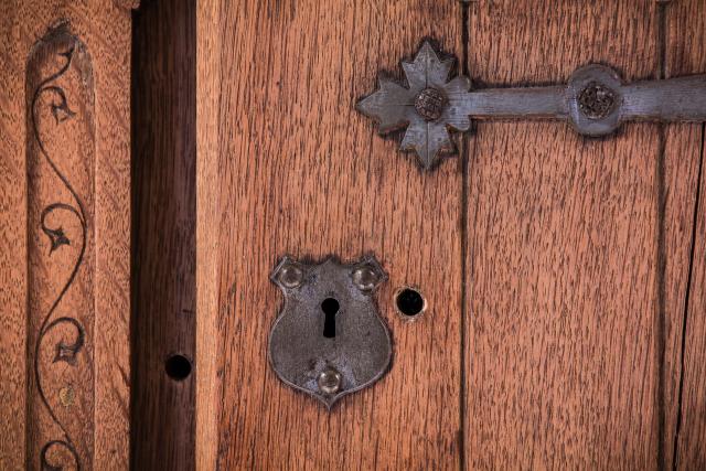 Keyhole on door